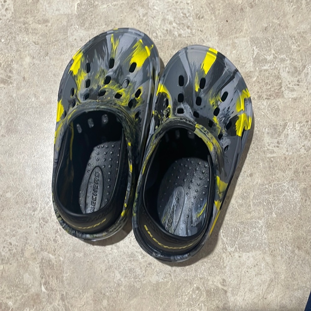 Sketcher crocs